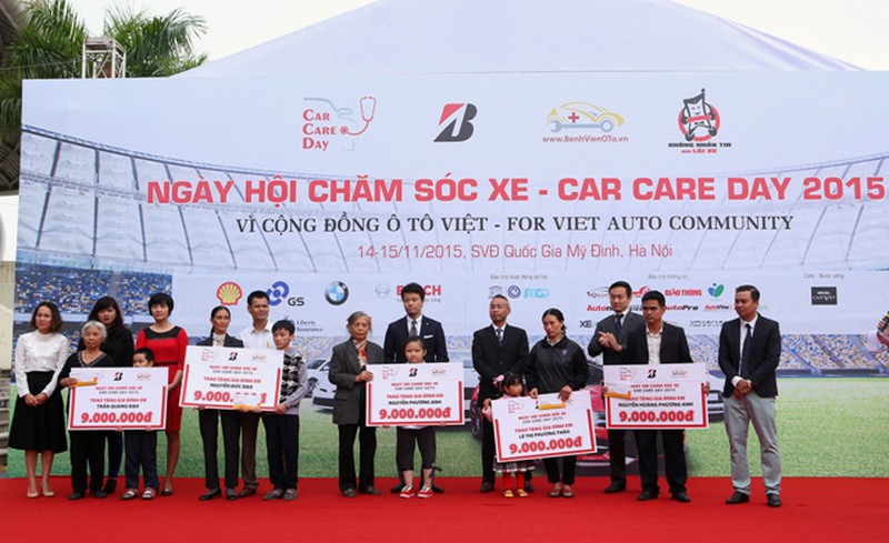 Hàng trăm xe ô tô được chăm sóc trong Car Care Day 2015 tại Hà Nội - ảnh 4