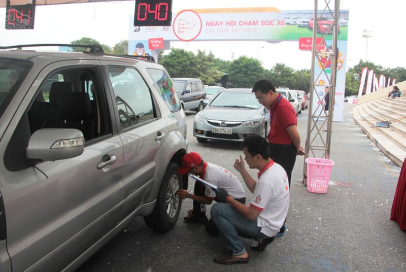 Hàng trăm xe ô tô được chăm sóc trong Car Care Day 2015 tại Hà Nội - ảnh 5