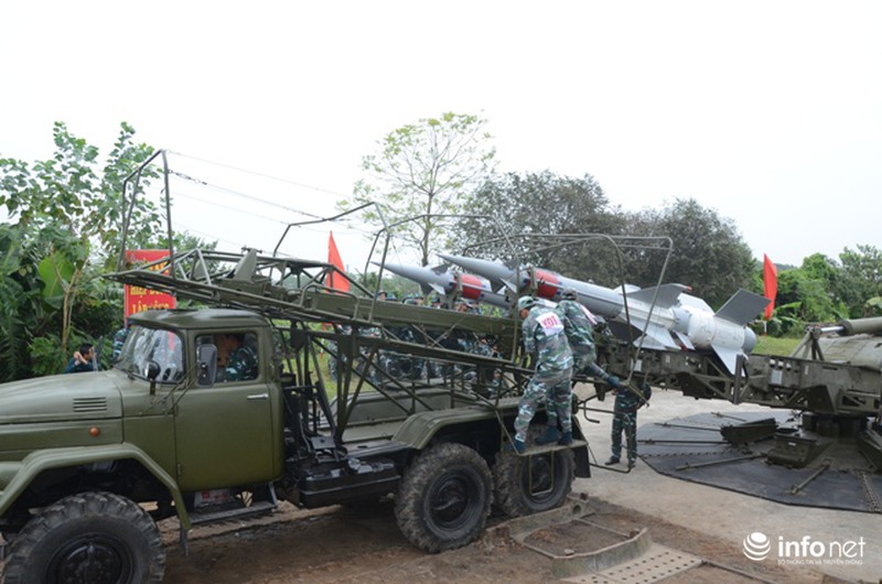 Bộ đội tên lửa Trung đoàn 284 đua tài trên miền quan họ - ảnh 2