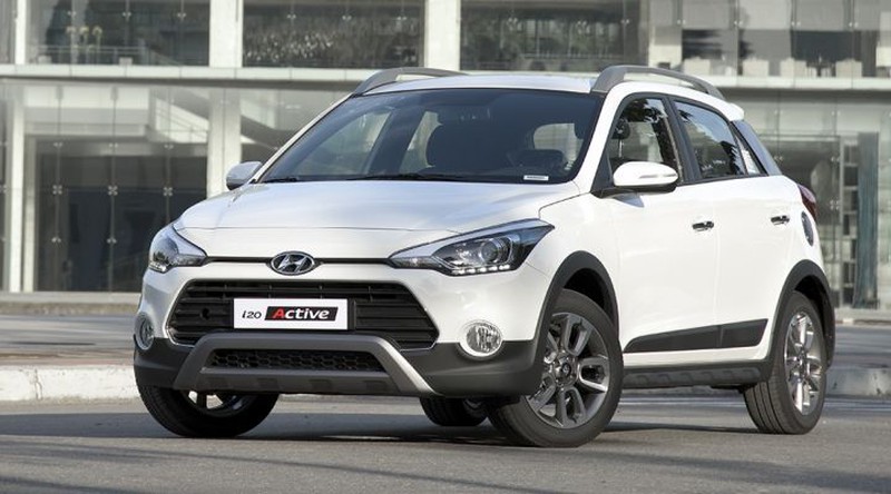 Đánh giá xe Hyundai i20 Active 2015 từ các chuyên gia - ảnh 1