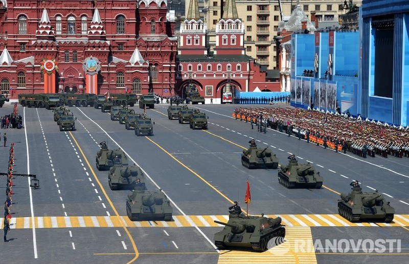 Xem Nga khoe dàn vũ khí khủng trong lễ kỷ niệm Ngày Chiến thắng 9/5 - ảnh 3