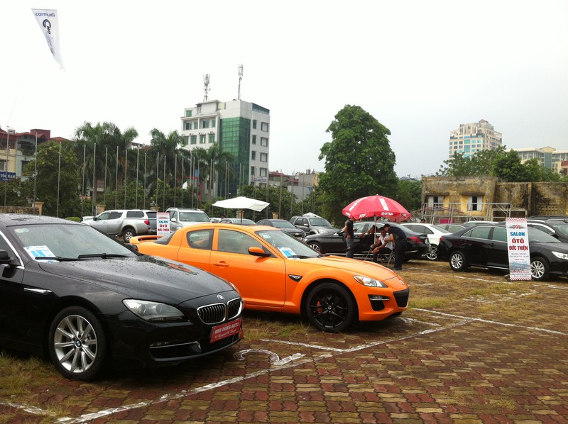 Đìu hiu như chợ xe ô tô cũ Việt Nam - ảnh 11