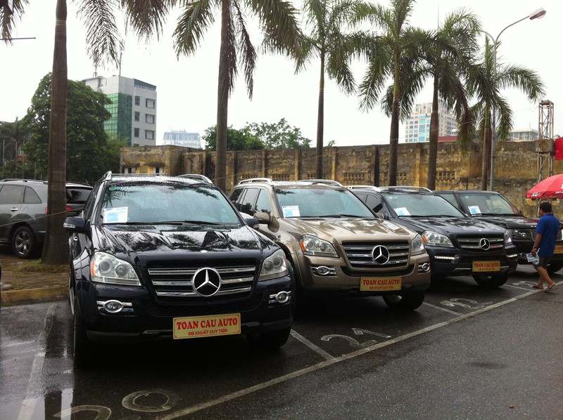 Đìu hiu như chợ xe ô tô cũ Việt Nam - ảnh 1