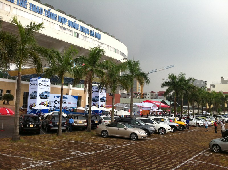 Đìu hiu như chợ xe ô tô cũ Việt Nam - ảnh 2