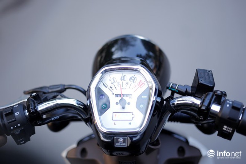 Xe điện Honda V-Sun V3 tôn dáng người đẹp áo dài - ảnh 2