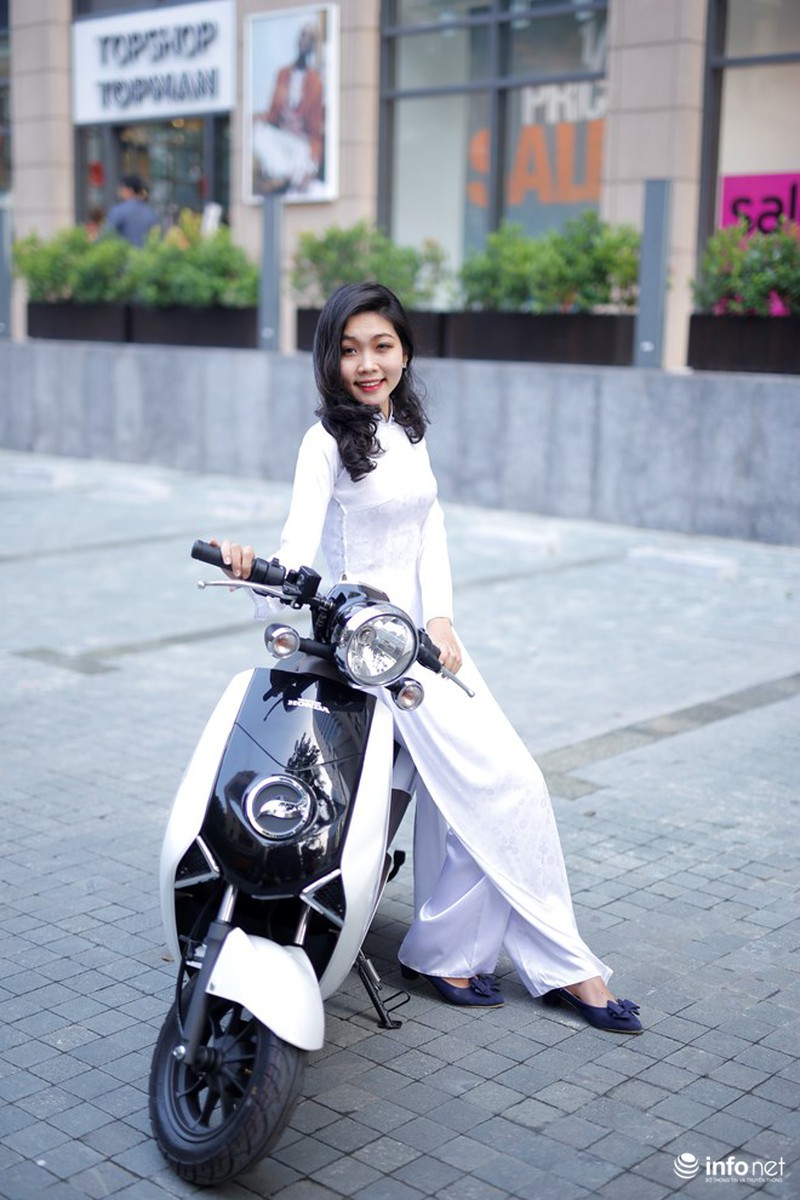 Xe điện Honda V-Sun V3 tôn dáng người đẹp áo dài - ảnh 4
