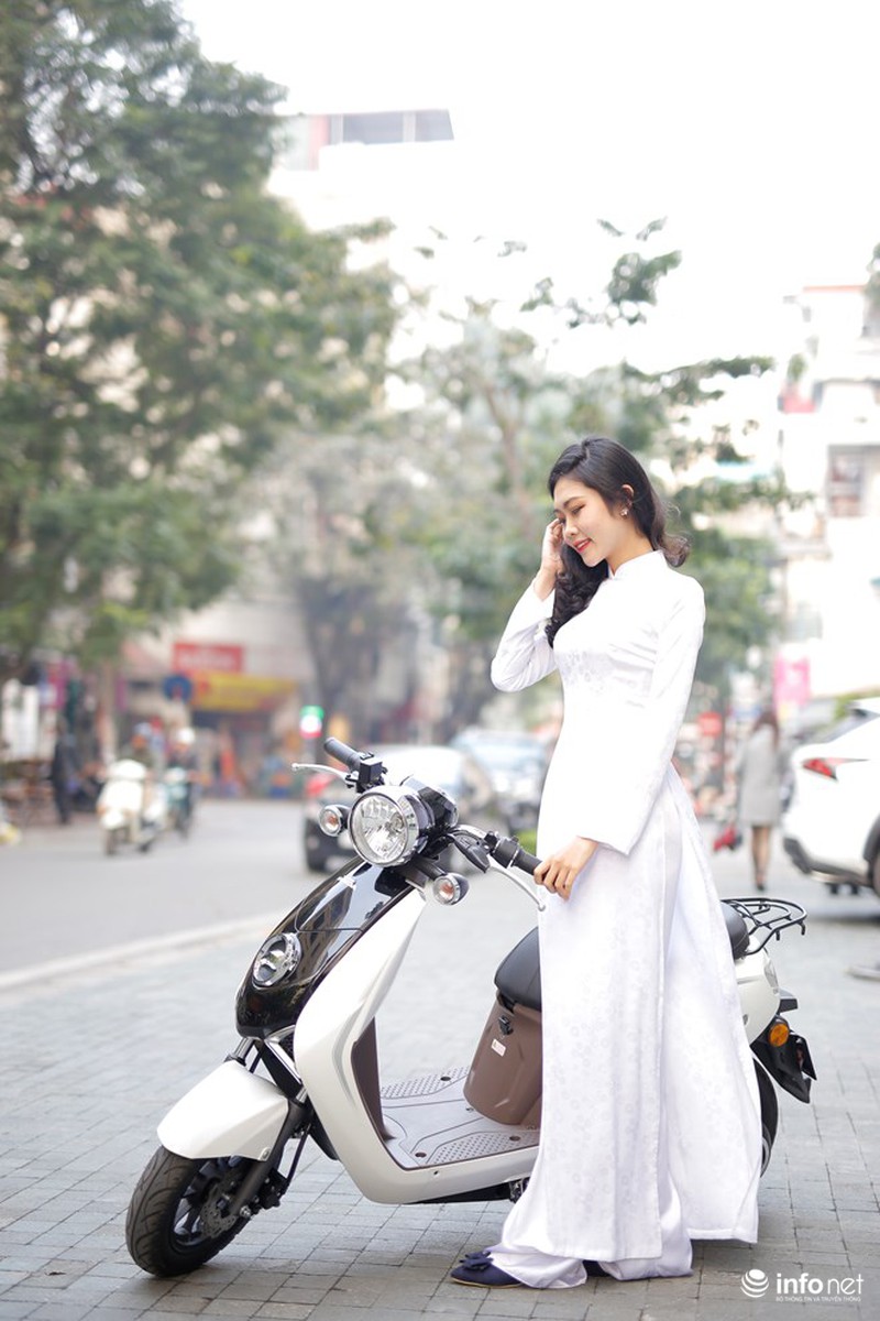 Xe điện Honda V-Sun V3 tôn dáng người đẹp áo dài - ảnh 5