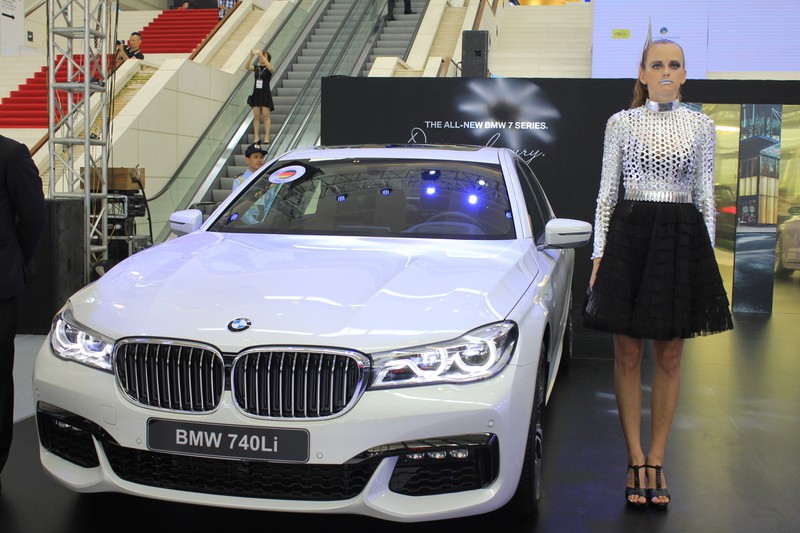 Ngày cuối xem gì tại triển lãm BMW World Vietnam 2016 ở Hà Nội - ảnh 7