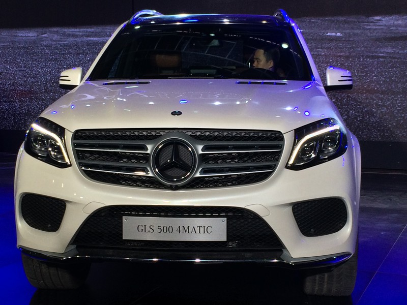 Xem hàng “hot” Mercedes GLS 500 4Matic tại triển lãm SUVenture ở Hà Nội - ảnh 2