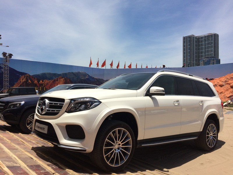 Xem hàng “hot” Mercedes GLS 500 4Matic tại triển lãm SUVenture ở Hà Nội - ảnh 5