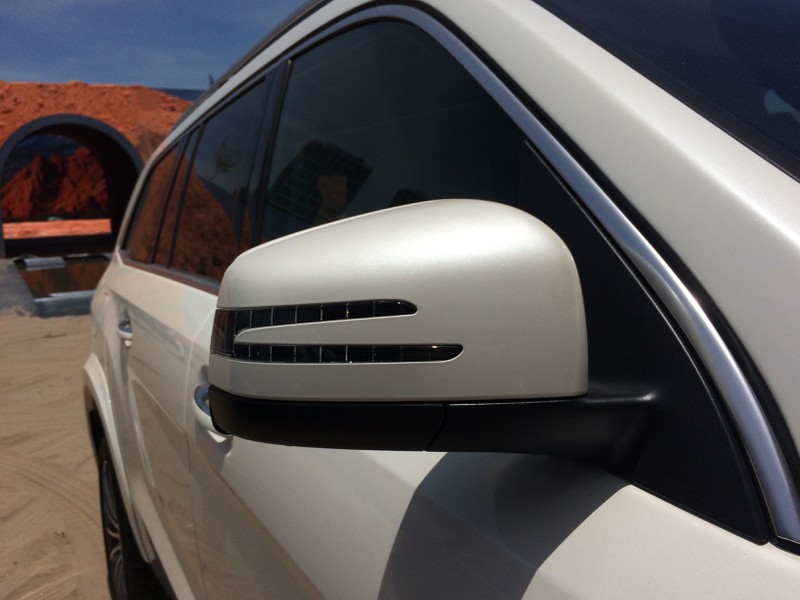 Xem hàng “hot” Mercedes GLS 500 4Matic tại triển lãm SUVenture ở Hà Nội - ảnh 8