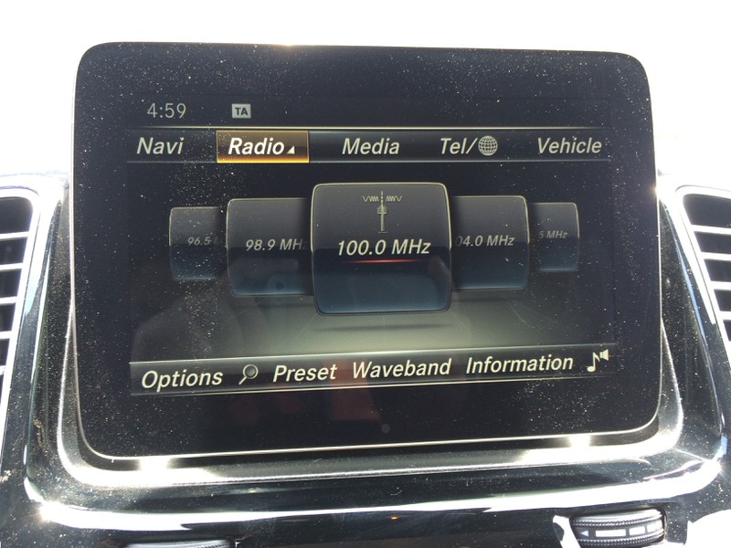 Xem hàng “hot” Mercedes GLS 500 4Matic tại triển lãm SUVenture ở Hà Nội - ảnh 12