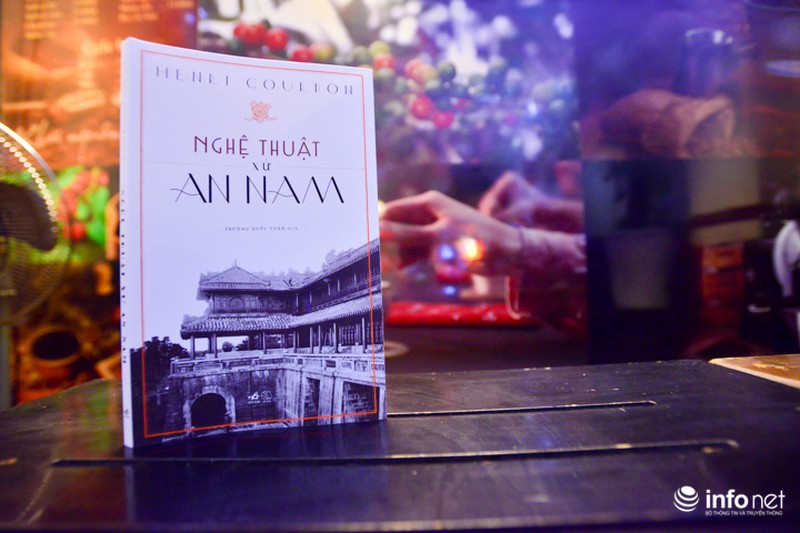 Ra mắt cuốn sách