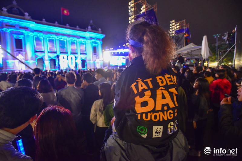 Hà Nội đẹp lung linh trong giờ trái đất - ảnh 11