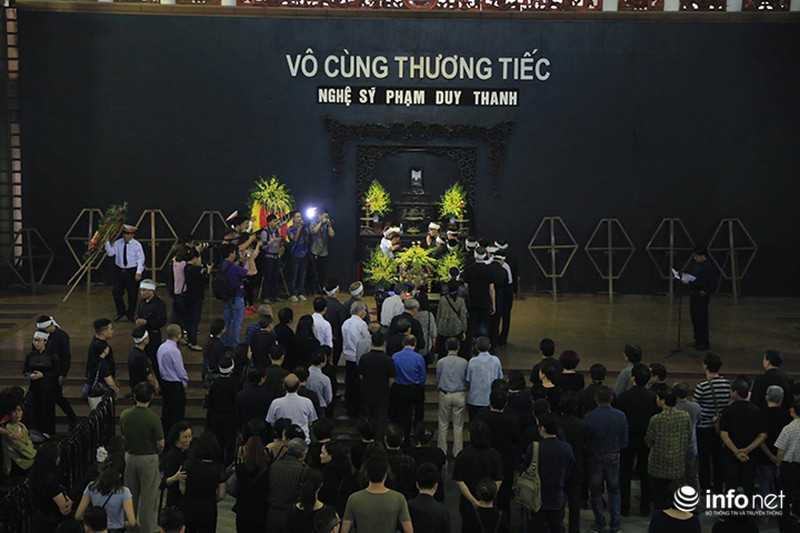 Đồng nghiệp, người thân nghẹn ngào trong lễ viếng nghệ sỹ Duy Thanh - ảnh 2
