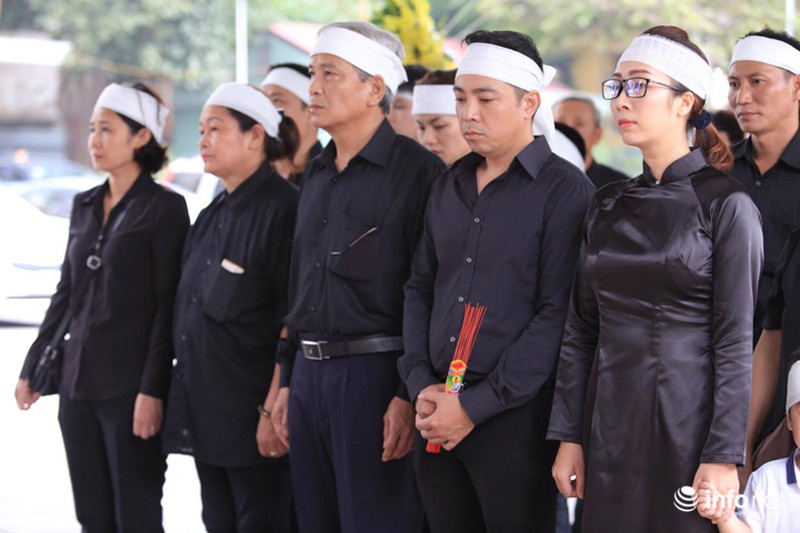 Đồng nghiệp, người thân nghẹn ngào trong lễ viếng nghệ sỹ Duy Thanh - ảnh 11