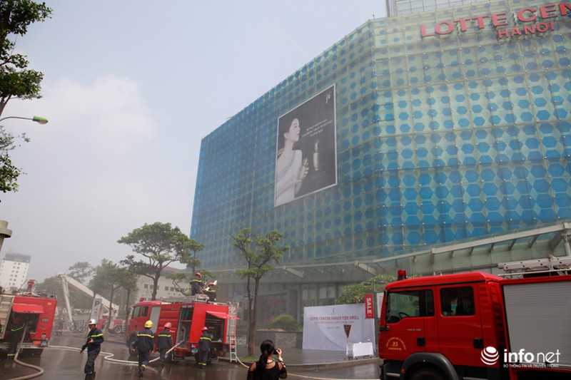 Khẩn trương giải cứu người trong “đám cháy” tại tòa nhà Lotte - ảnh 1
