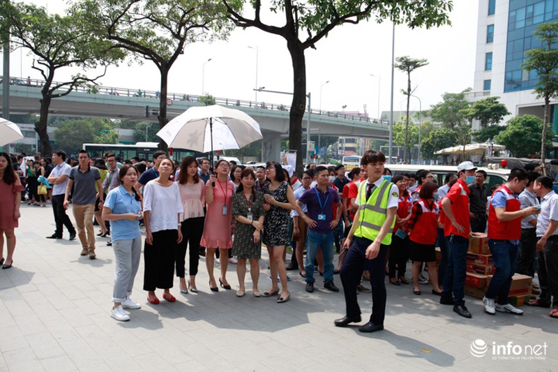 Khẩn trương giải cứu người trong “đám cháy” tại tòa nhà Lotte - ảnh 10
