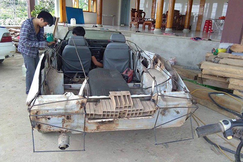 Biến xe 'đồng nát' thành 'siêu xe': Thán phục thợ Việt