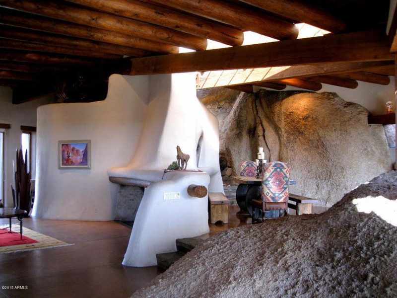 Độc đáo ngôi nhà đá tảng trên sa mạc Arizona - ảnh 11