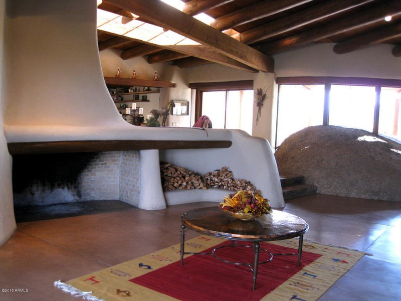 Độc đáo ngôi nhà đá tảng trên sa mạc Arizona - ảnh 12