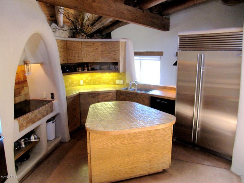 Độc đáo ngôi nhà đá tảng trên sa mạc Arizona - ảnh 15