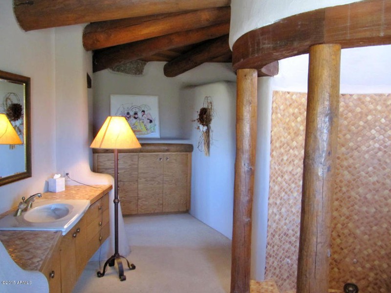 Độc đáo ngôi nhà đá tảng trên sa mạc Arizona - ảnh 18