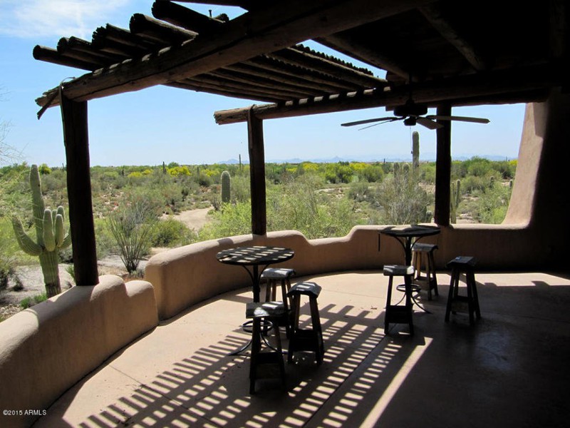 Độc đáo ngôi nhà đá tảng trên sa mạc Arizona - ảnh 20