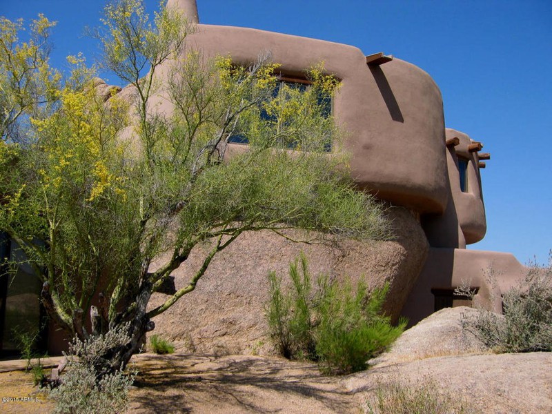 Độc đáo ngôi nhà đá tảng trên sa mạc Arizona - ảnh 6