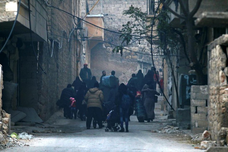 Người dân Syria vỡ òa niềm vui sau khi Aleppo được giải phóng - ảnh 7