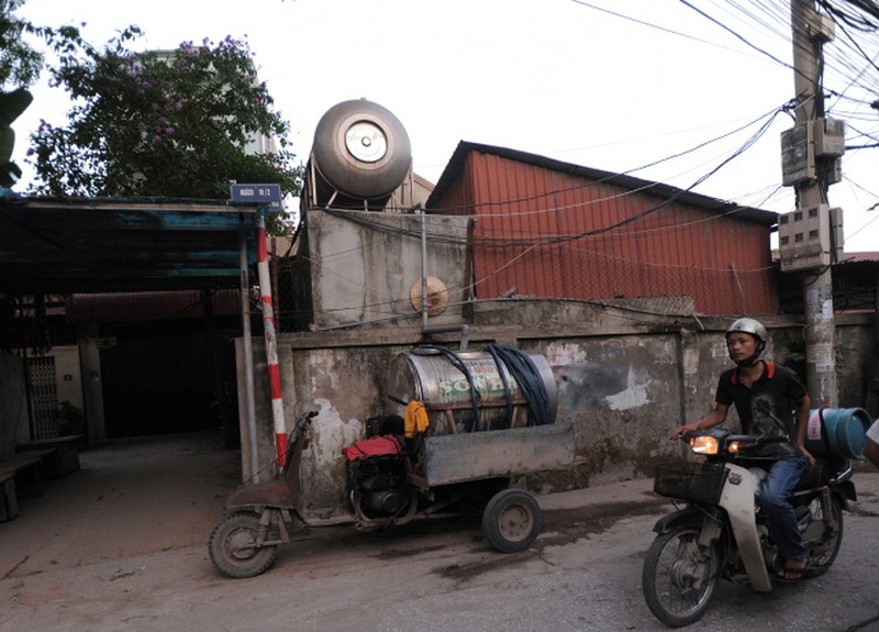Khi người dân Hà Nội vặn vòi chờ nước sạch 20 ngày... - ảnh 11