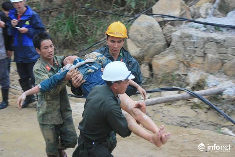 Niềm vui ngập tràn khi cứu được 12 công nhân vụ sập hầm - ảnh 5