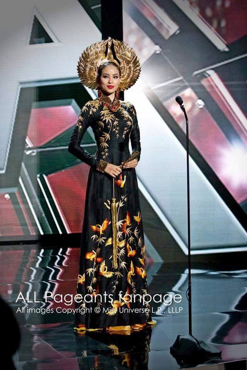 Ảnh Phạm Hương và các người đẹp Hoa hậu Hoàn vũ 2015 thi trang phục dân tộc - ảnh 1