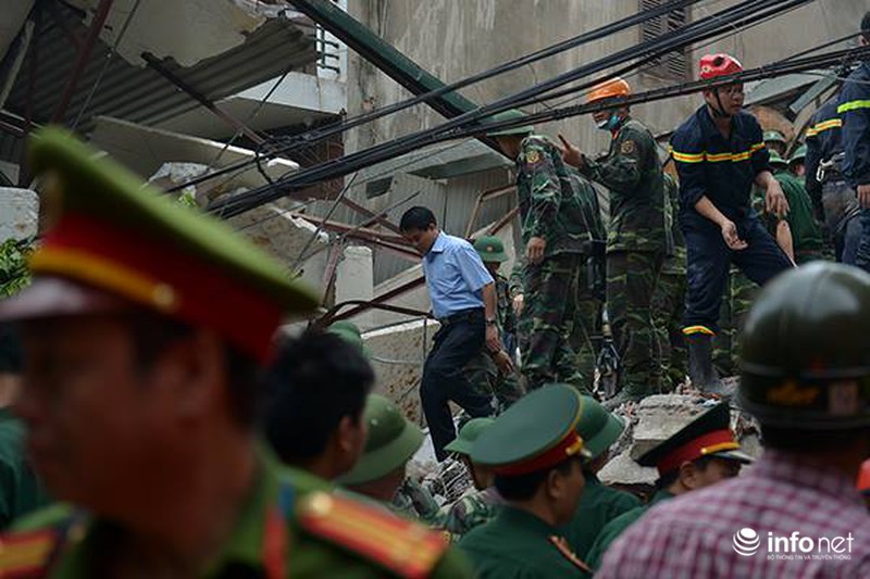 Sập nhà số 43 Cửa Bắc: Đã xác định có nạn nhân tử vong - ảnh 3