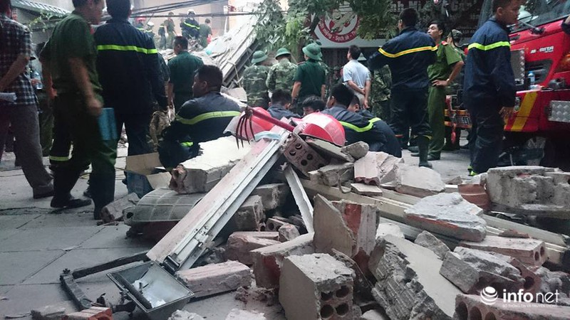 Sập nhà số 43 Cửa Bắc: Đã xác định có nạn nhân tử vong - ảnh 4