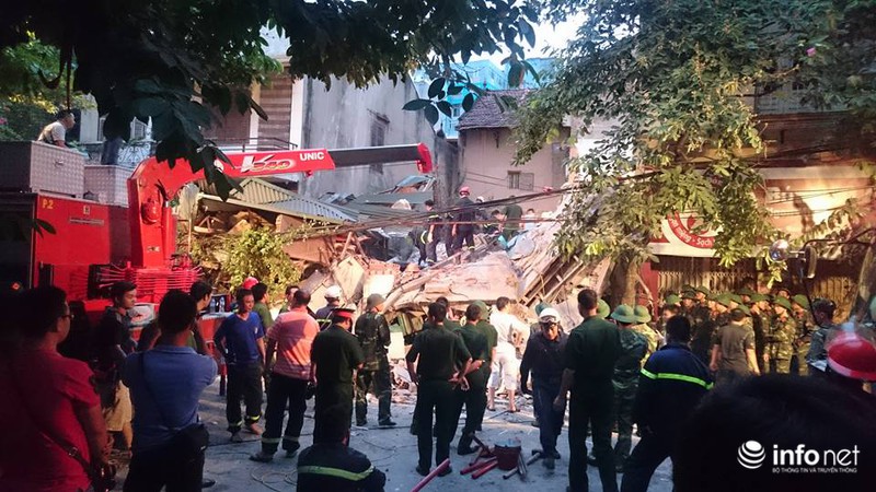 Sập nhà số 43 Cửa Bắc: Đã xác định có nạn nhân tử vong - ảnh 5
