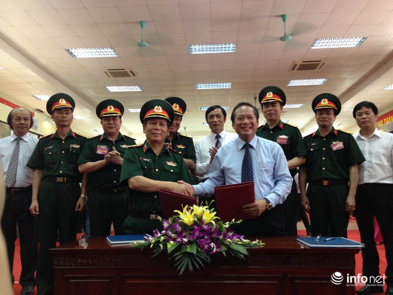 Bắc Ninh: Khai mạc triển lãm tư liệu “Trường Sa, Hoàng Sa của Việt Nam” - ảnh 4