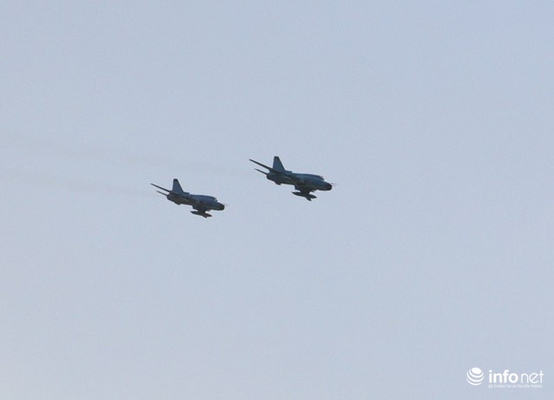 Su-30 MK2, Su-22M4 Việt Nam lần đầu tập ném bom ban đêm - ảnh 2