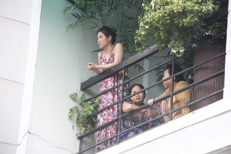 Người Sài Gòn đổ ra đường chào đón Tổng thống Barack Obama - ảnh 11