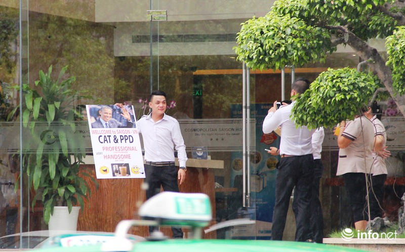 Người Sài Gòn đổ ra đường chào đón Tổng thống Barack Obama - ảnh 7