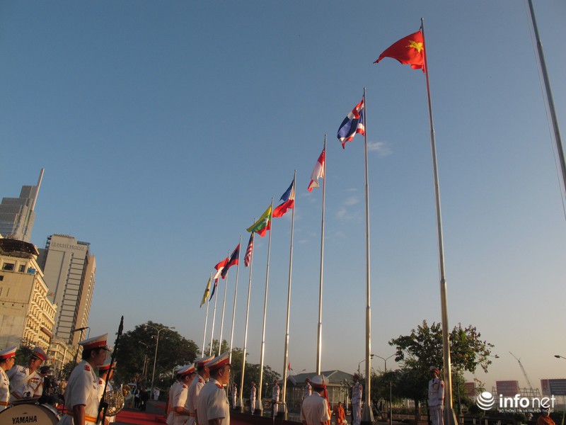 Lễ thượng cờ ASEAN tại TP.Hồ Chí Minh - ảnh 1