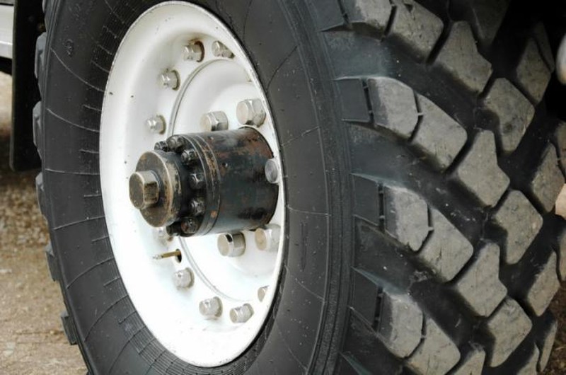 Mega Cruiser Russia – bản độ đầy cảm hứng từ xe quân sự GAZ-66 - ảnh 4