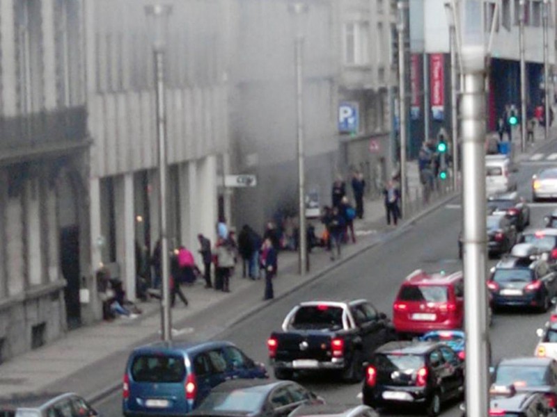 Hình ảnh Brussels tan hoang và đẫm máu sau các vụ nổ liên tiếp - ảnh 1