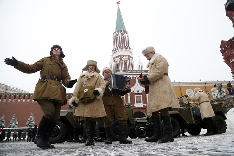 Chùm Ảnh Kỷ niệm 99 năm Cách mạng tháng Mười và 75 năm Cuộc duyệt binh lịch sử - ảnh 4