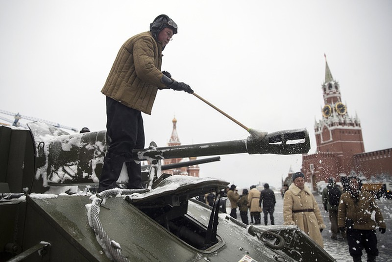 Chùm Ảnh Kỷ niệm 99 năm Cách mạng tháng Mười và 75 năm Cuộc duyệt binh lịch sử - ảnh 5