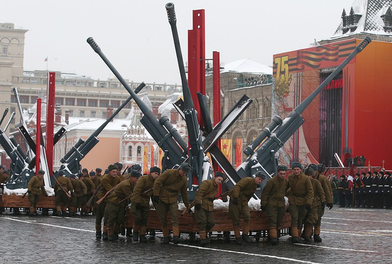 Chùm Ảnh Kỷ niệm 99 năm Cách mạng tháng Mười và 75 năm Cuộc duyệt binh lịch sử - ảnh 8