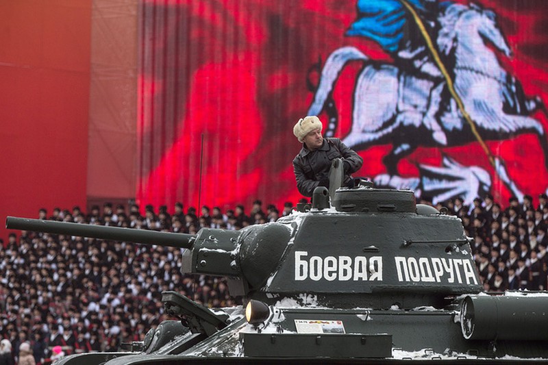 Chùm Ảnh Kỷ niệm 99 năm Cách mạng tháng Mười và 75 năm Cuộc duyệt binh lịch sử - ảnh 10