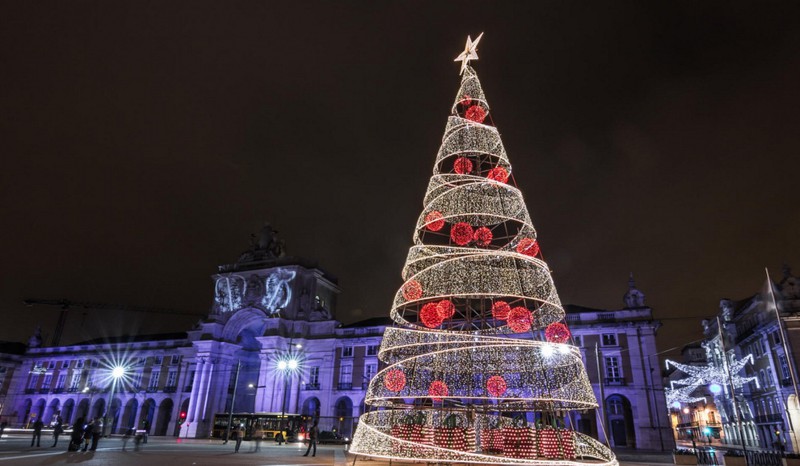 20 thành phố trang hoàng mừng năm mới đẹp như trong cổ tích - ảnh 12