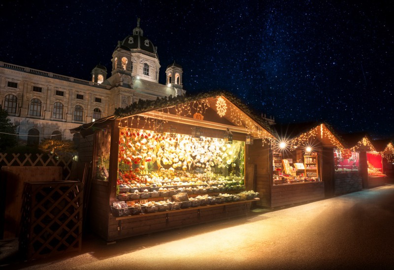 20 thành phố trang hoàng mừng năm mới đẹp như trong cổ tích - ảnh 16