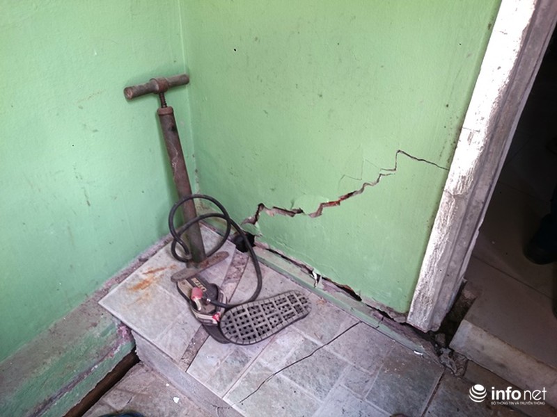 TP Huế: Hàng chục nhà dân chờ sập vì thi công dự án môi trường nước - ảnh 12